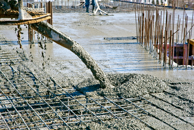 Estrutura de concreto armado feito com aço para edifício
